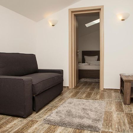 Hotel Nova Residence 2 Popesti-Leordeni Cameră foto